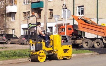 Более 56 млн в Оренбурге потратят на асфальтирование дорог и благоустройство дворов
