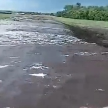 Размытая ливнем дорога стала головной болью для жителей Орловки Сакмарского района