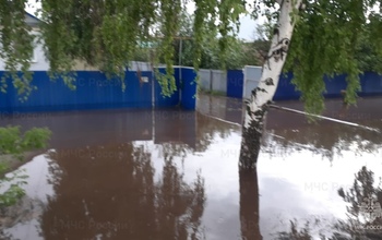 Ливень подтопил дома в Оренбургской области