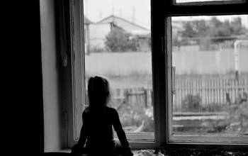 В Оренбуржье двое детей выпали из открытых окон только за минувшие выходные