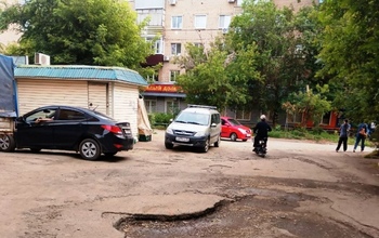 В Оренбурге к социальному учреждению областного значения не то что проехать, пройти невозможно