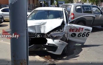 В Оренбурге пешеход-пенсионер попал в замес автомобилей