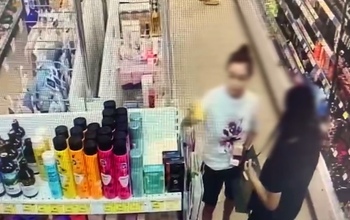 В Оренбуржье школьницы обчистили магазин косметики
