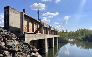 Пятница не порадовала орчан хорошими новостями: вода вышла на проезжую часть