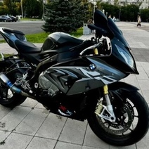 Оренбуржец припарковал мотоцикл у дома, а под ним провалился асфальт