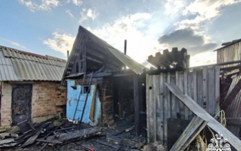 В Оренбурге огонь чуть не спалил дом