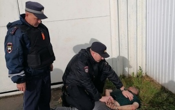 В Оренбуржье мужчине, приставившему пистолет к голове ребенка, избрана мера пресечения
