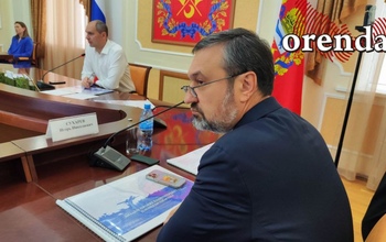 Глава Оренбургской области попрощался с Игорем Сухаревым