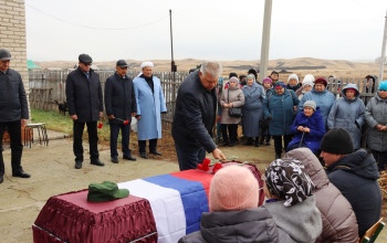 Погиб героем. В Гайском городском округе земляки попрощались с Маратом Азнабаевым 