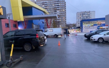В Оренбурге шальной самокатчик снес 73-летнюю старушку