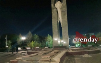 Пригрозили пальчиком: в Оренбурге подрядчик не успел вовремя отремонтировать памятник воинам-интернационалистам 