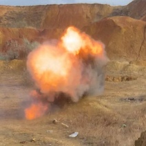 В Орске во время разбора нежилого дома были обнаружены граната и снаряд времен Гражданской войны 