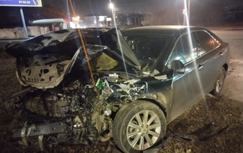 В Оренбурге на перекрестке столкнулись три авто, есть пострадавшие