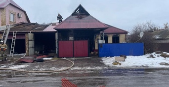 В Саракташе от газовой конфорки в доме возник крупный пожар