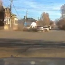 В Бузулуке на перекрестке столкнулись три Лады 