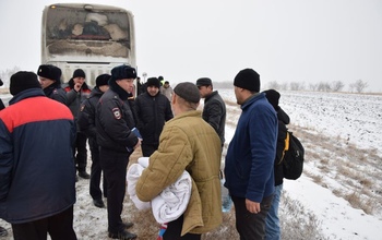 В Оренбуржье на трассе сломался автобус с иностранцами