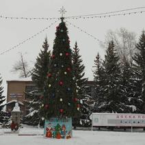 Как выглядят новогодние городки в районных центрах Оренбуржья 