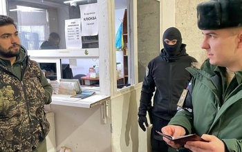 В Оренбуржье новоиспеченным россиянам вручили повестки и сразу забрали в военкомат