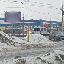 Пока администрация отчитывается об уборке снега, город зарастает черными горами