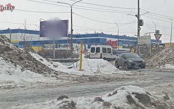 Пока администрация отчитывается об уборке снега, город зарастает черными горами
