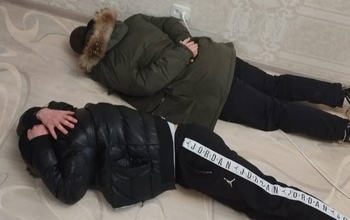 Дети-наркодилеры: в Оренбурге с наркотиками задержали подростка и его друга