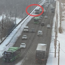 Микрорайон Оренбурга встал в чудовищной пробке. Сотрудники  полиции  назвали причину 