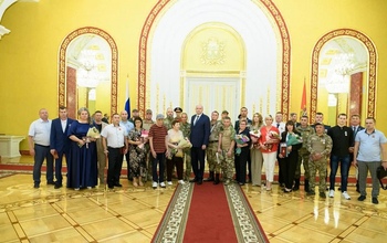 Евгений Солнцев лично поблагодарил героев