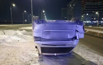 В Оренбурге на улице Рокоссовского перевернулся автомобиль