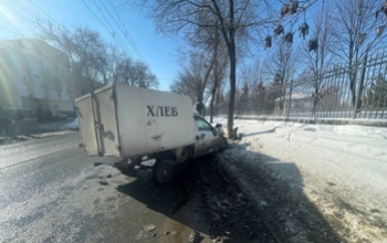 В Оренбурге произошло ДТП с участием трех автомобилей