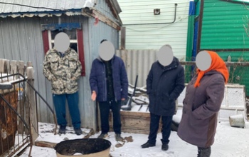 В Соль-Илецке мужчина украл у 91-летней пенсионерки 500 000 рублей, из которых 200 000 случайно сжег