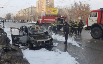 В Оренбурге прямо на ходу загорелась машина