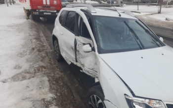 В поселке Ростоши пожилая автоледи устроила ДТП