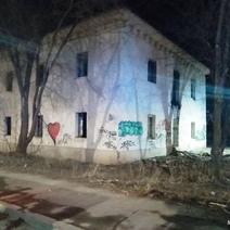 В Оренбурге горела заброшенная двухэтажка 