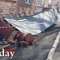 В Оренбурге пострадавший во время паводка-2024 пристрой в МКД рухнул, не дождавшись ремонта