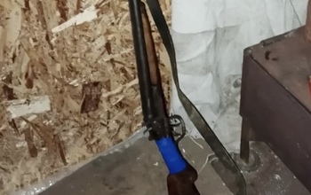 В Кваркенском районе мужчина угрожал жене и сыну заряженным ружьем