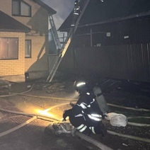 В Оренбурге на улице Фрунзе потушили крупный пожар 