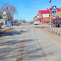 В Сорочинске пенсионер за рулем на узкой дороге не заметил стариков-пешеходов, а те не увидели машину