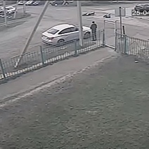 В Бугуруслане возле школы автомобиль Kia Rio сбил ребенка на питбайке