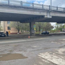 В Оренбурге Toyota на пешеходном переходе сбила девушку 