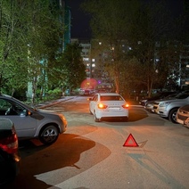 В Оренбурге 12-летнего ребенка во дворе дома сбил автомобиль