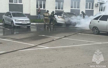 В Оренбурге на улице Автомобилистов сгорел автомобиль
