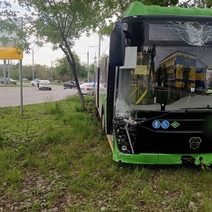 В Оренбурге в ДТП попал очередной автобус ЛиАЗ