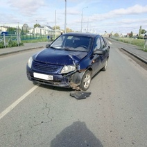 В Оренбуржье дорогу не поделили трактор и легковушка