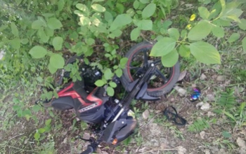 В Оренбургском районе на мопеде разбились два 13-летних школьника