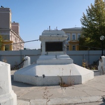 В Оренбурге в сквере Ленина снесут аварийные конструкции и начнут подготовку к возвращению «маленького Ленина»