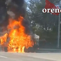 В Оренбурге на улице Пограничной полыхал КамАЗ