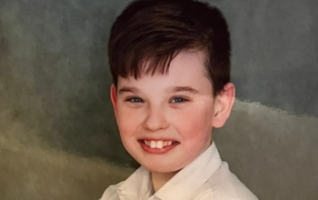 Родители сгоревшего заживо в Оренбурге мальчика рассказали подробности смерти сына (18+)