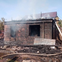 В Оренбурге в СНТ «Лесные дачи» загорелся дом