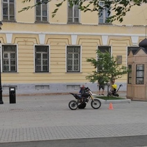 В Оренбурге на пешеходной улице Советской подросток сбил мужчину с годовалым ребенком