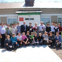 В Переволоцком районе жители переживают, что их старенькую школу закроют